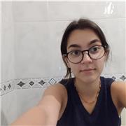 Profesora de apoyo imparte clases a niños/as de cualquier edad